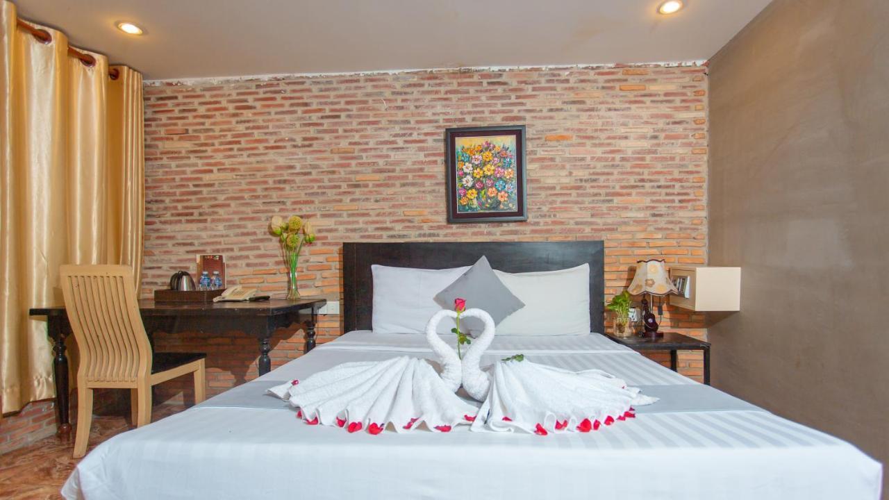 Best Central Point Hotel Phnom Penh Exterior photo